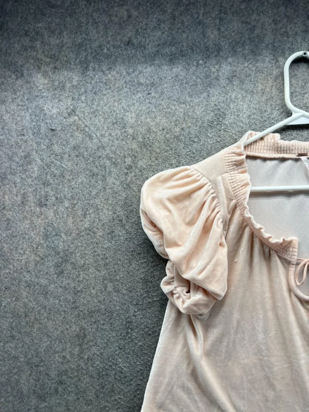 Free People Blouse Women XS Pink Velour Puff Sleeve Ruffle Scoop Neck Top